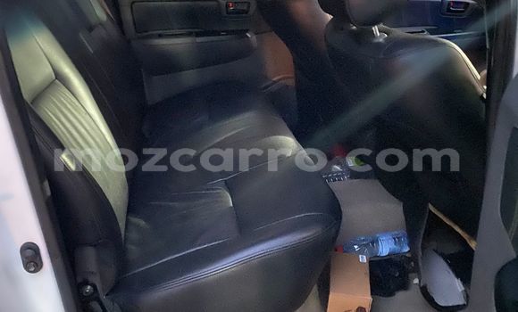 Buy Used Toyota Hilux White Car in Maputo in Maputo Buy Used Toyota Hilux White Car in Maputo in Maputo