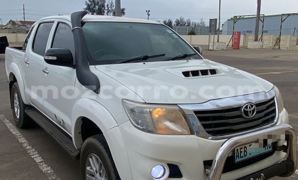 Buy Used Toyota Hilux White Car in Maputo in Maputo