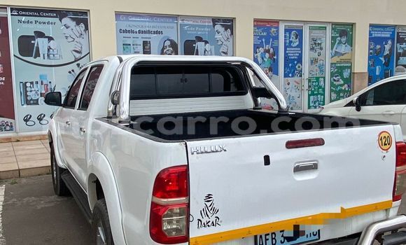 Nunua Ilio tumika Toyota Hilux Nyeupe Gari ndani ya Maputo nchini Maputo Nunua Ilio tumika Toyota Hilux Nyeupe Gari ndani ya Maputo nchini Maputo