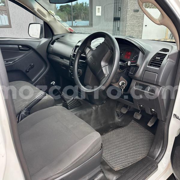 Big with watermark isuzu d max maputo maputo 39566