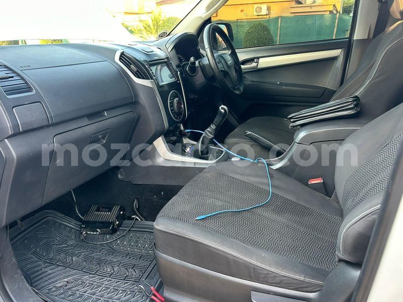 Big with watermark isuzu d max maputo maputo 39571