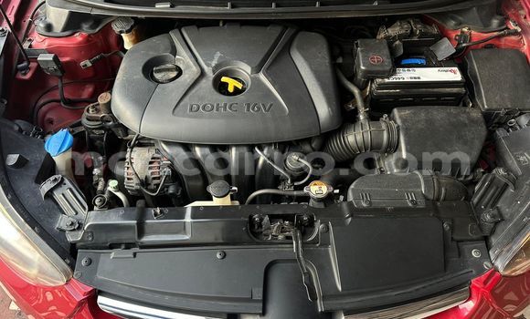 Tenga Tsaru Hyundai Elantra Tsvuku Mota in Maputo in Maputo Tenga Tsaru Hyundai Elantra Tsvuku Mota in Maputo in Maputo