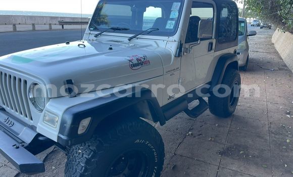 Buy Used Jeep Wrangler White Car in Maputo in Maputo