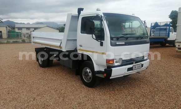 Comprar Usado Nissan UD Branco Caminhão em Maputo em Maputo
