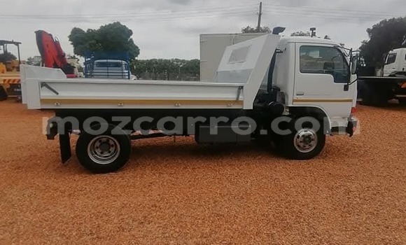Comprar Usado Nissan UD Branco Caminhão em Maputo em Maputo Comprar Usado Nissan UD Branco Caminhão em Maputo em Maputo