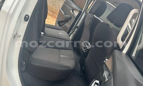 Buy Used Mazda BT-50 White Car in Maputo in Maputo Buy Used Mazda BT-50 White Car in Maputo in Maputo