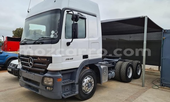 Tenga Tsaru Mercedes‒Benz Truck Chena Rori in Maputo in Maputo Tenga Tsaru Mercedes‒Benz Truck Chena Rori in Maputo in Maputo