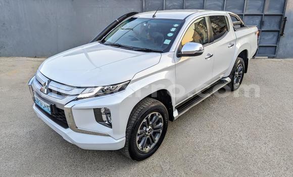 Nunua Mpya Mitsubishi Triton Nyeupe Gari ndani ya Maputo nchini Maputo Nunua Mpya Mitsubishi Triton Nyeupe Gari ndani ya Maputo nchini Maputo