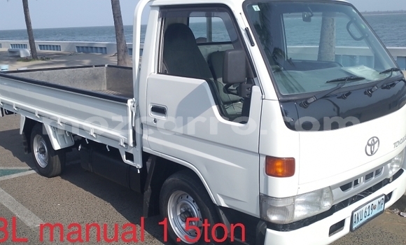 Comprar Importar Toyota Town Ace Branco Carro em Maputo em Maputo