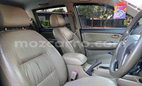 Nunua Ilio tumika Toyota Hilux Nyeupe Gari ndani ya Maputo nchini Maputo Nunua Ilio tumika Toyota Hilux Nyeupe Gari ndani ya Maputo nchini Maputo