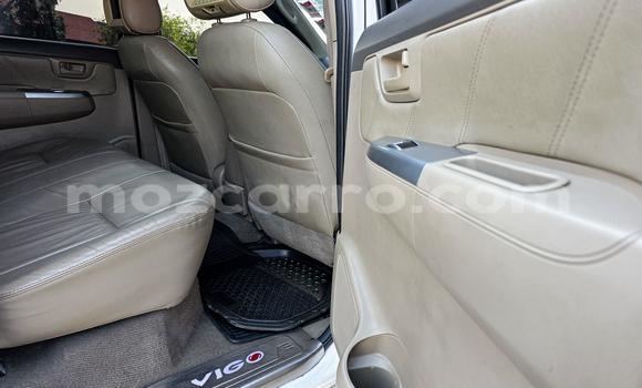 Nunua Ilio tumika Toyota Hilux Nyeupe Gari ndani ya Maputo nchini Maputo Nunua Ilio tumika Toyota Hilux Nyeupe Gari ndani ya Maputo nchini Maputo