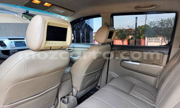 Nunua Ilio tumika Toyota Hilux Nyeupe Gari ndani ya Maputo nchini Maputo Nunua Ilio tumika Toyota Hilux Nyeupe Gari ndani ya Maputo nchini Maputo