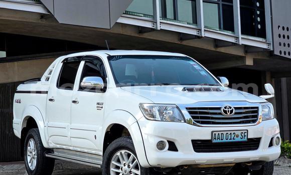 Nunua Ilio tumika Toyota Hilux Nyeupe Gari ndani ya Maputo nchini Maputo Nunua Ilio tumika Toyota Hilux Nyeupe Gari ndani ya Maputo nchini Maputo