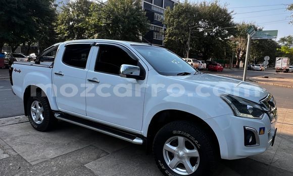 Nunua Ilio tumika Isuzu D-MAX Nyeupe Gari ndani ya Maputo nchini Maputo Nunua Ilio tumika Isuzu D-MAX Nyeupe Gari ndani ya Maputo nchini Maputo