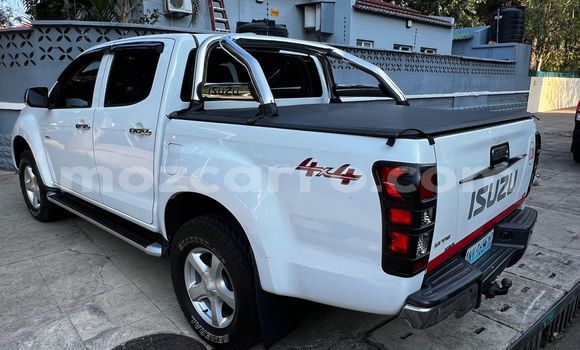 Nunua Ilio tumika Isuzu D-MAX Nyeupe Gari ndani ya Maputo nchini Maputo Nunua Ilio tumika Isuzu D-MAX Nyeupe Gari ndani ya Maputo nchini Maputo