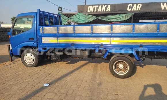 Comprar Usado Toyota Dyna Azul Carro em Maputo em Maputo Comprar Usado Toyota Dyna Azul Carro em Maputo em Maputo