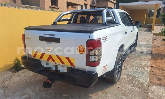 Comprar Usado Mitsubishi Triton Branco Carro em Maputo em Maputo Comprar Usado Mitsubishi Triton Branco Carro em Maputo em Maputo