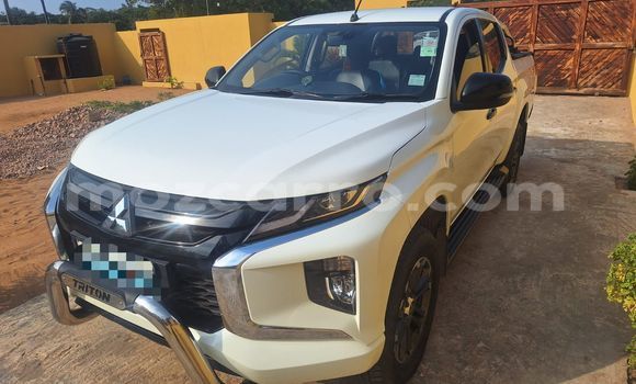 Comprar Usado Mitsubishi Triton Branco Carro em Maputo em Maputo Comprar Usado Mitsubishi Triton Branco Carro em Maputo em Maputo
