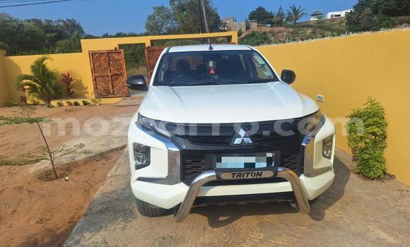 Comprar Usado Mitsubishi Triton Branco Carro em Maputo em Maputo Comprar Usado Mitsubishi Triton Branco Carro em Maputo em Maputo