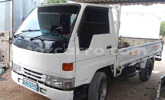 Comprar Usado Toyota Dyna Branco Carro em Maputo em Maputo