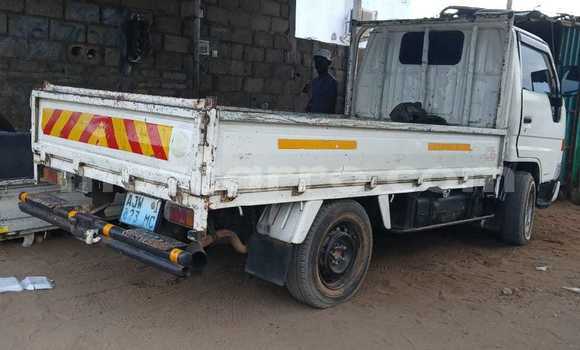 Nunua Ilio tumika Toyota Dyna Nyeupe Gari ndani ya Maputo nchini Maputo Nunua Ilio tumika Toyota Dyna Nyeupe Gari ndani ya Maputo nchini Maputo