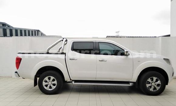 Buy Used Nissan Navara White Car in Xai-Xai in Gaza Buy Used Nissan Navara White Car in Xai-Xai in Gaza