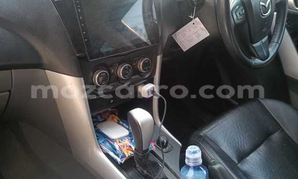 Comprar Usado Mazda BT-50 Vermelho Carro em Maputo em Maputo Comprar Usado Mazda BT-50 Vermelho Carro em Maputo em Maputo