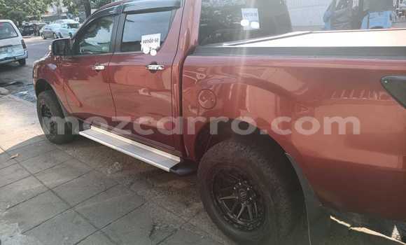 Comprar Usado Mazda BT-50 Vermelho Carro em Maputo em Maputo Comprar Usado Mazda BT-50 Vermelho Carro em Maputo em Maputo