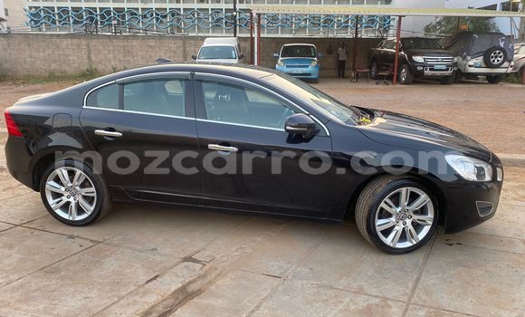 Nunua Ilio tumika Volvo S60 Nyeusi Gari ndani ya Maputo nchini Maputo Nunua Ilio tumika Volvo S60 Nyeusi Gari ndani ya Maputo nchini Maputo