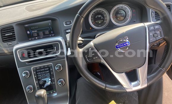 Nunua Ilio tumika Volvo S60 Nyeusi Gari ndani ya Maputo nchini Maputo Nunua Ilio tumika Volvo S60 Nyeusi Gari ndani ya Maputo nchini Maputo