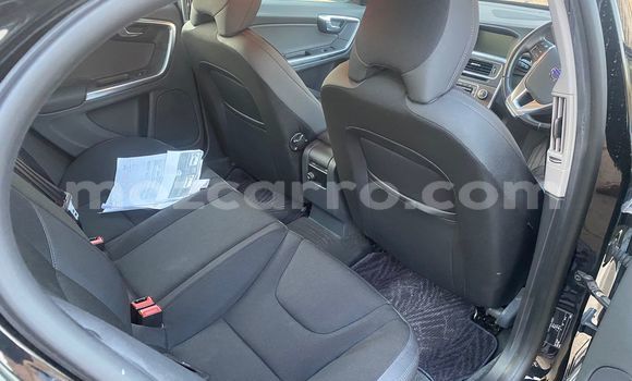 Nunua Ilio tumika Volvo S60 Nyeusi Gari ndani ya Maputo nchini Maputo Nunua Ilio tumika Volvo S60 Nyeusi Gari ndani ya Maputo nchini Maputo