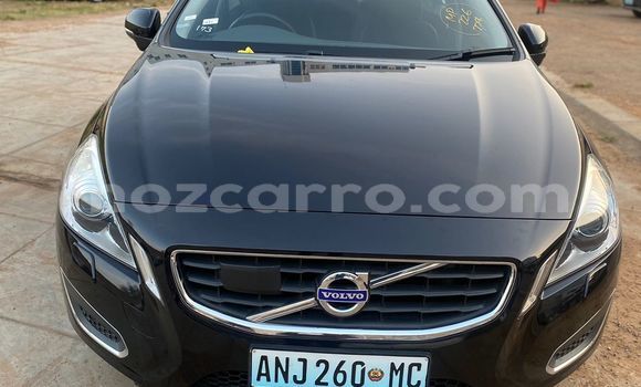 Nunua Ilio tumika Volvo S60 Nyeusi Gari ndani ya Maputo nchini Maputo Nunua Ilio tumika Volvo S60 Nyeusi Gari ndani ya Maputo nchini Maputo