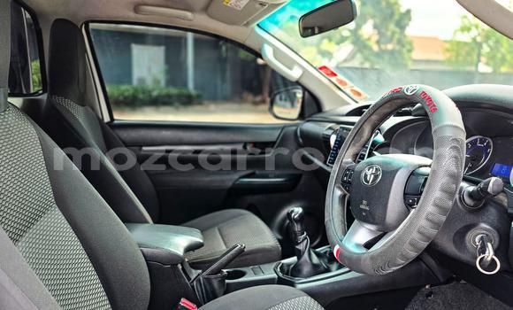 Buy Used Toyota Hilux White Car in Maputo in Maputo Buy Used Toyota Hilux White Car in Maputo in Maputo