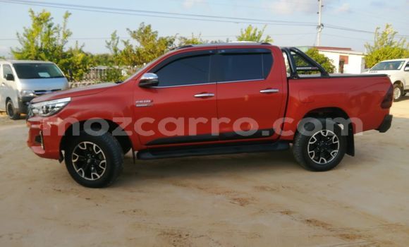 Buy Used Toyota Hilux Red Car in Maputo in Maputo