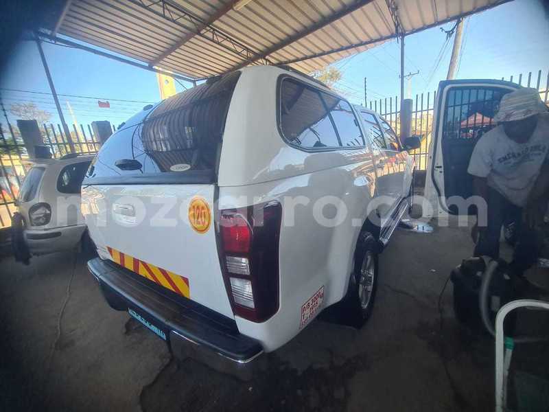 Big with watermark isuzu d max maputo maputo 39856