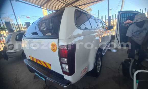 Comprar Usado Isuzu D-MAX Branco Carro em Maputo em Maputo Comprar Usado Isuzu D-MAX Branco Carro em Maputo em Maputo