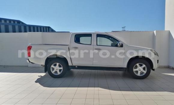 Tenga Tsaru Isuzu KB Chena Mota in Xai-Xai in Gaza Tenga Tsaru Isuzu KB Chena Mota in Xai-Xai in Gaza