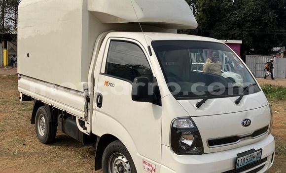 Nunua Ilio tumika Kia K5 Nyeupe Gari ndani ya Maputo nchini Maputo Nunua Ilio tumika Kia K5 Nyeupe Gari ndani ya Maputo nchini Maputo