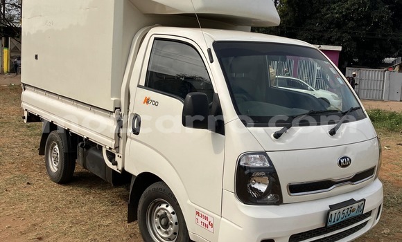 Nunua Ilio tumika Kia K5 Nyeupe Gari ndani ya Maputo nchini Maputo Nunua Ilio tumika Kia K5 Nyeupe Gari ndani ya Maputo nchini Maputo