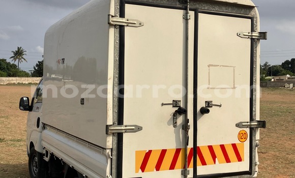 Nunua Ilio tumika Kia K5 Nyeupe Gari ndani ya Maputo nchini Maputo Nunua Ilio tumika Kia K5 Nyeupe Gari ndani ya Maputo nchini Maputo