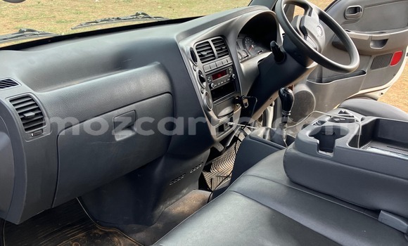 Nunua Ilio tumika Kia K5 Nyeupe Gari ndani ya Maputo nchini Maputo Nunua Ilio tumika Kia K5 Nyeupe Gari ndani ya Maputo nchini Maputo