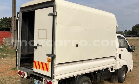 Nunua Ilio tumika Kia K5 Nyeupe Gari ndani ya Maputo nchini Maputo Nunua Ilio tumika Kia K5 Nyeupe Gari ndani ya Maputo nchini Maputo