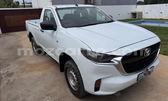 Comprar Usado Mazda BT-50 Branco Carro em Maputo em Maputo Comprar Usado Mazda BT-50 Branco Carro em Maputo em Maputo
