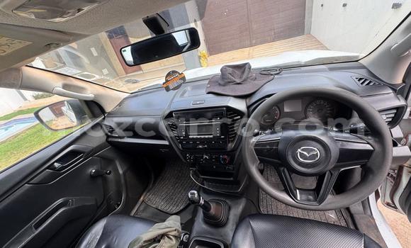 Comprar Usado Mazda BT-50 Branco Carro em Maputo em Maputo Comprar Usado Mazda BT-50 Branco Carro em Maputo em Maputo