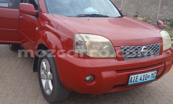 Tenga Tsaru Nissan X-Trail Tsvuku Mota in Maputo in Maputo