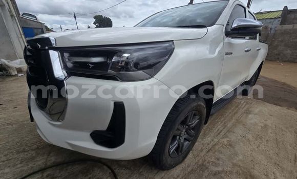 Buy New Toyota Hilux White Car in Maputo in Maputo Buy New Toyota Hilux White Car in Maputo in Maputo