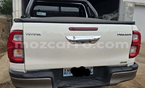 Buy New Toyota Hilux White Car in Maputo in Maputo Buy New Toyota Hilux White Car in Maputo in Maputo
