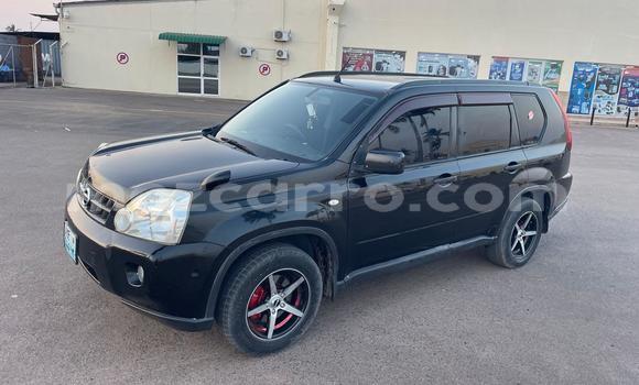 Nunua Ilio tumika Nissan X-Trail Nyeusi Gari ndani ya Maputo nchini Maputo