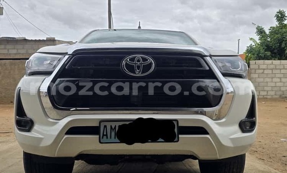 Buy New Toyota Hilux White Car in Maputo in Maputo Buy New Toyota Hilux White Car in Maputo in Maputo