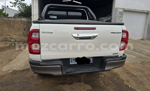 Buy New Toyota Hilux White Car in Maputo in Maputo Buy New Toyota Hilux White Car in Maputo in Maputo